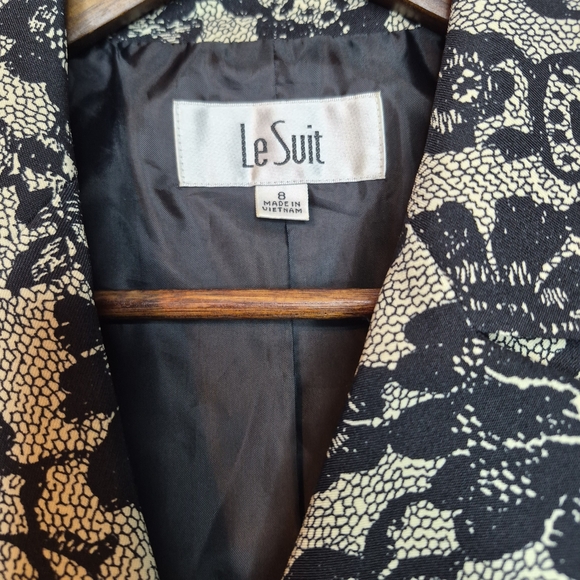 Le Suit Black and Cream Floral Lace-Effect Women's Jacket Size 8 - Picture 2 of 9